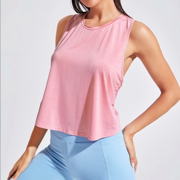 🆕Criss Cross Back Sports Tank🆕 - Picture 4 of 5